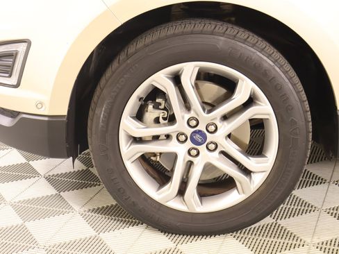 Used 2018 Ford Edge Titanium w/ Equipment Group 302A FWD image 20