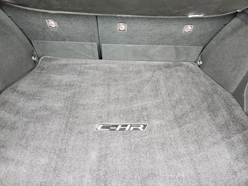 Used 2019 Toyota C-HR XLE FWD image 23
