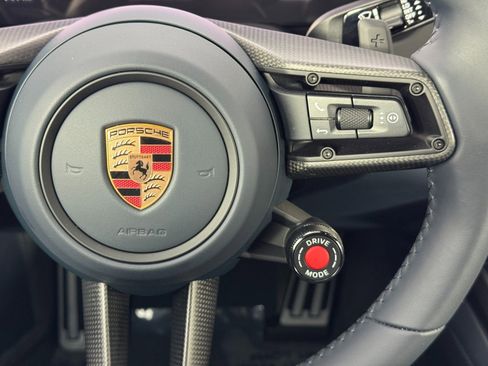 Used 2025 Porsche 911 Carrera image 21