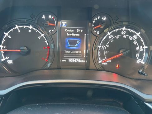 Used 2022 Toyota 4Runner SR5 AWD/4WD image 16