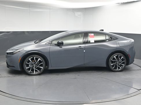 New 2026 Toyota Prius Plug-In Hybrid image 5