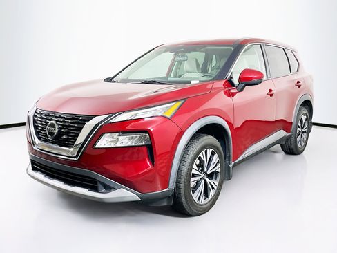 Used 2021 Nissan Rogue SV image 3