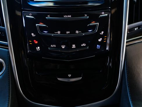 Used 2017 Cadillac Escalade ESV Platinum image 38