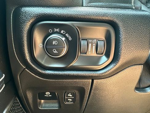 Used 2021 RAM 1500 Laramie AWD/4WD image 47