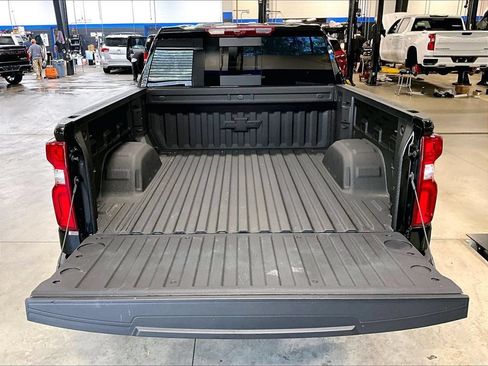 Used 2026 Chevrolet Silverado 1500 High Country w/ Technology Package AWD/4WD image 32