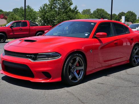 Used 2018 Dodge Charger SRT Hellcat RWD image 6
