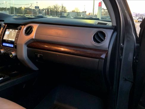 Used 2016 Toyota Tundra Limited image 18