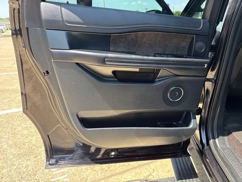 Used 2020 Ford Expedition Max Limited RWD image 24