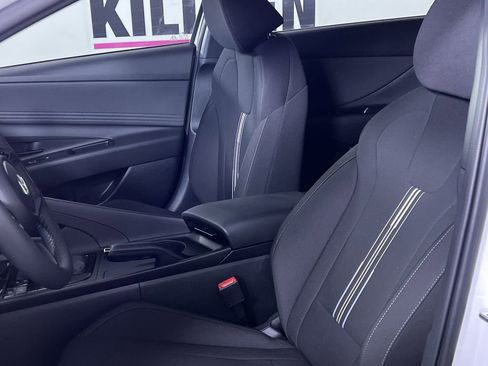 Used 2025 Hyundai Elantra Sport FWD image 13