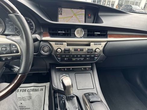 Used 2017 Lexus ES 350 350 w/ Navigation System Package image 17