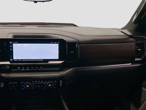 Used 2024 Chevrolet Silverado 2500 High Country w/ Technology Package image 21