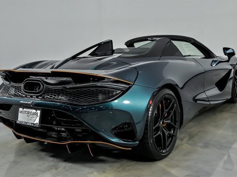 Used 2024 McLaren 750S Spider RWD image 12