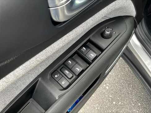 Used 2024 Jeep Compass Latitude AWD/4WD image 19