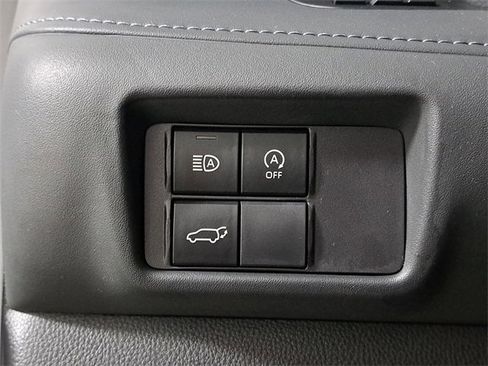 Used 2023 Toyota Highlander LE image 24