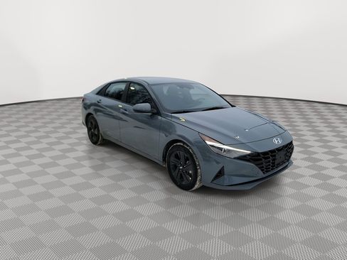 Certified 2023 Hyundai Elantra SEL image 2