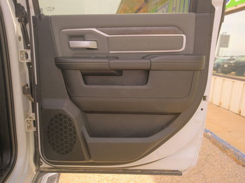 Used 2022 RAM 3500 Big Horn image 20