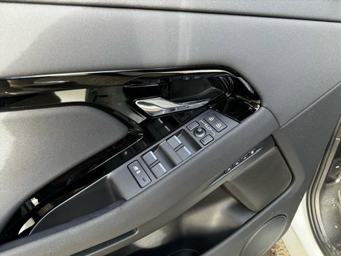 New 2026 Land Rover Range Rover Evoque Dynamic SE image 9