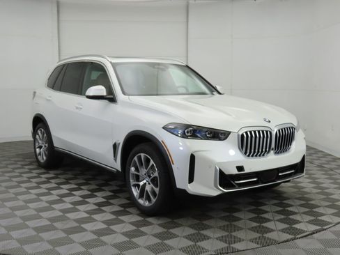New 2026 BMW X5 xDrive40i image 3