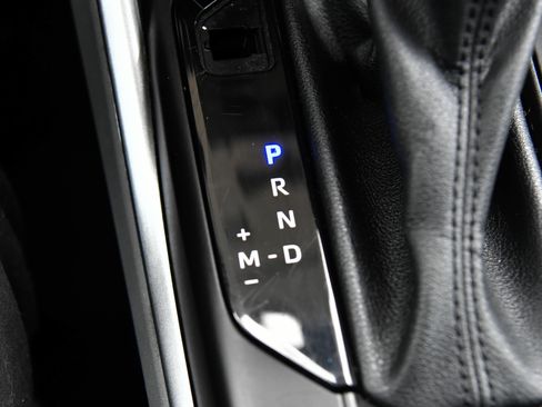 Used 2022 Toyota Highlander LE AWD/4WD image 25