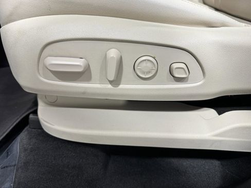 Used 2022 Buick Enclave Premium w/ Experience Buick Package image 32