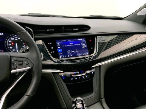 Used 2024 Cadillac XT6 Premium Luxury w/ Technology Package AWD/4WD image 5