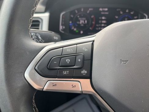 Used 2022 Volkswagen Atlas Cross Sport SE w/ Panoramic Sunroof Package FWD image 17