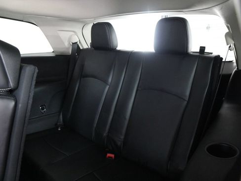 Used 2018 Dodge Journey Crossroad w/ Nav & Sun Group AWD/4WD image 38