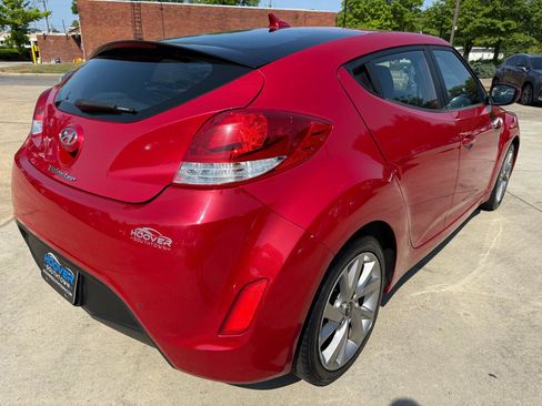 Used 2017 Hyundai Veloster FWD image 5