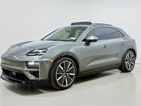 Used 2025 Porsche Macan Turbo Electric image 4