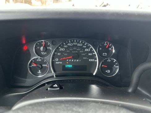 Used 2024 GMC Savana 2500 w/ Driver Convenience Package image 15