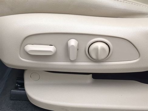 Used 2019 Buick Enclave Premium w/ Experience Buick Package image 24