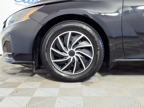 Used 2024 Nissan Altima 2.5 S FWD image 7