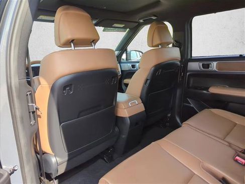 Used 2025 Hyundai Santa Fe Limited AWD/4WD image 16