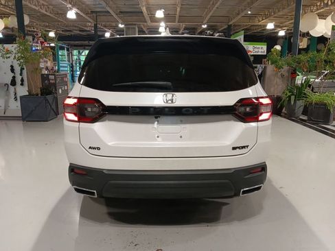 Used 2023 Honda Pilot Sport image 8