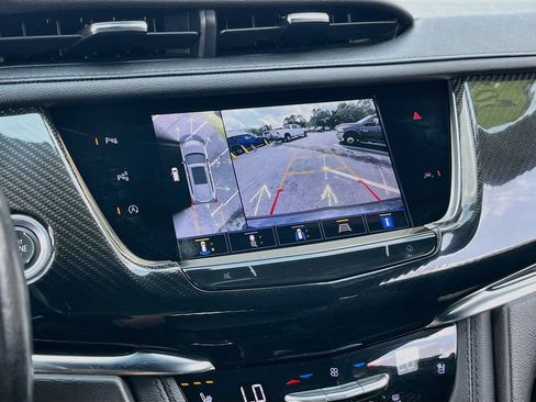 Used 2023 Cadillac XT6 Sport w/ Technology Package AWD/4WD image 14