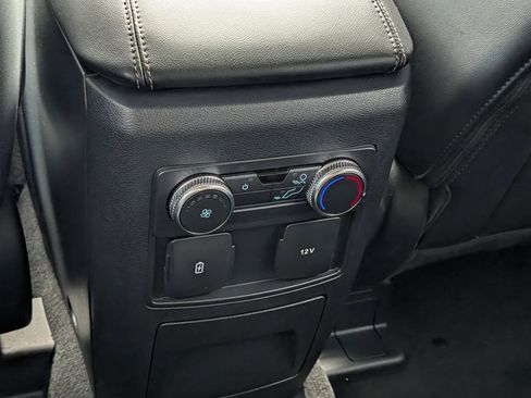 Used 2022 Ford Explorer XLT w/ Equipment Group 202A image 15