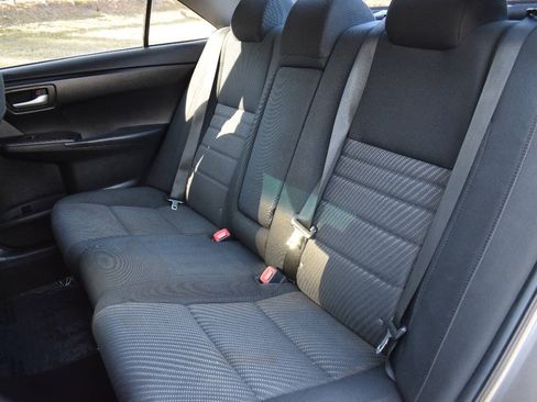 Used 2015 Toyota Camry LE FWD image 14