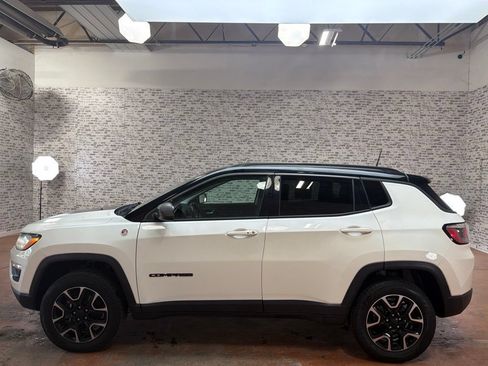 Used 2019 Jeep Compass Trailhawk AWD/4WD image 4