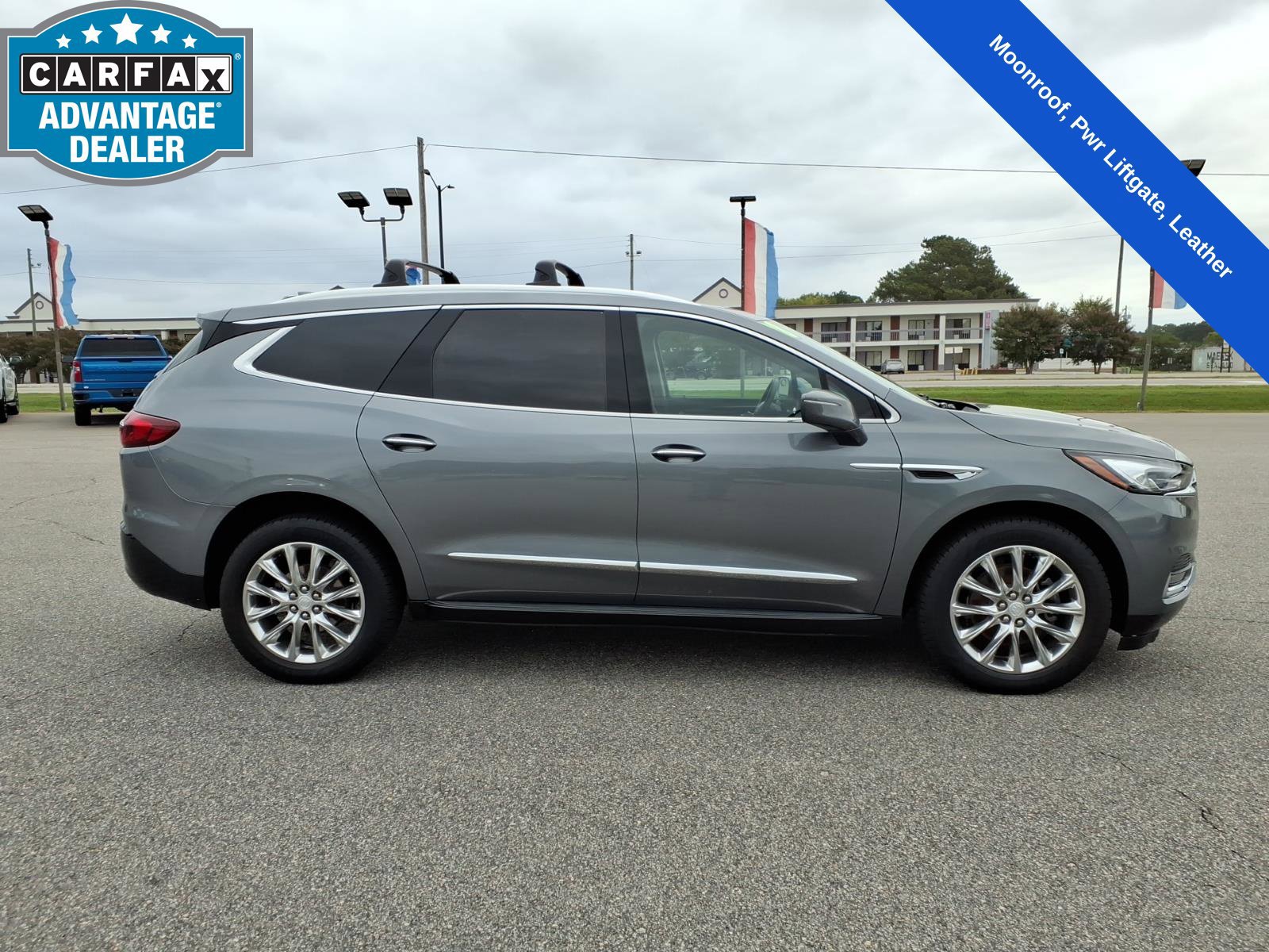 Used 2018 Buick Enclave Essence w/ LPO, Hit The Road Package AWD/4WD image 6
