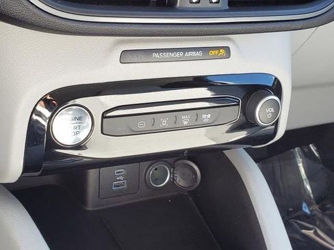 Used 2023 Ford Escape SE image 26