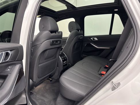 Used 2019 BMW X5 xDrive40i w/ Convenience Package image 29