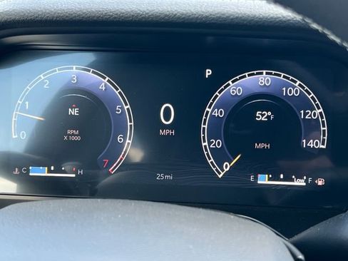 New 2025 Jeep Grand Cherokee Limited w/ Black Appearance Package AWD/4WD image 18