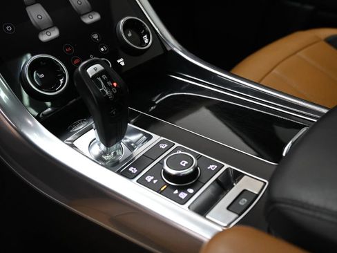 Used 2019 Land Rover Range Rover Sport Supercharged AWD/4WD image 37