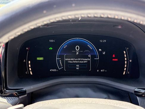 Used 2025 Toyota Camry SE FWD image 11