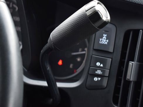 Used 2014 Honda Ridgeline SE image 26