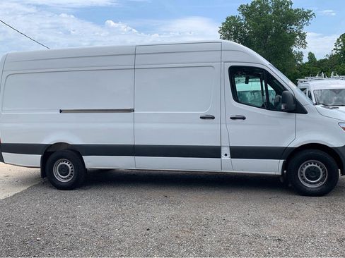 Used 2021 Mercedes-Benz Sprinter 2500 image 24