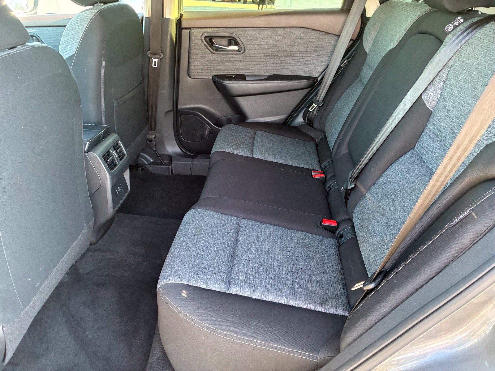 Used 2023 Nissan Rogue SV AWD/4WD image 16