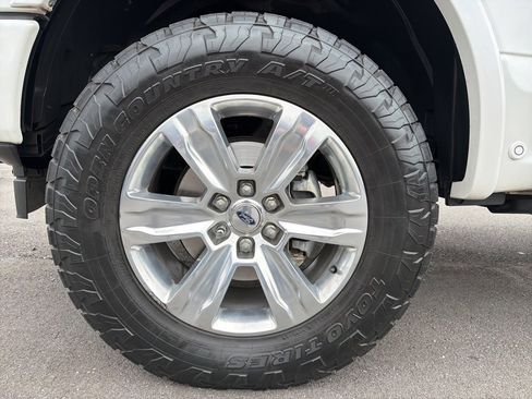 Used 2018 Ford F150 Platinum w/ Equipment Group 701A Luxury image 14