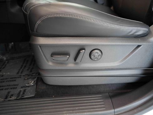 Used 2026 Nissan Armada PRO-4X AWD/4WD image 12