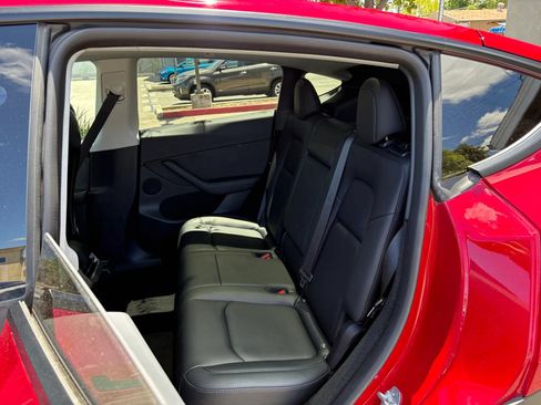 Used 2023 Tesla Model Y AWD image 12